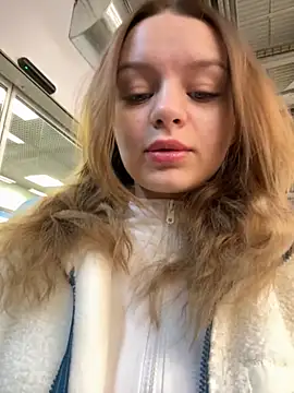 Snapshot of Cum_girlss chatting on 10-09-25, 04:21 Cum girlss online show from 10-09-25, 04:21