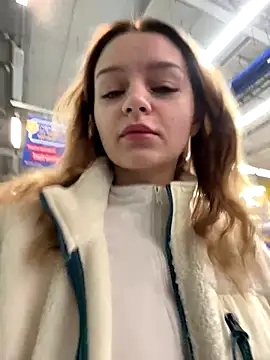 Snapshot of Cum_girlss chatting on 10-10-25, 04:33 Cum girlss online show from 10-10-25, 04:33