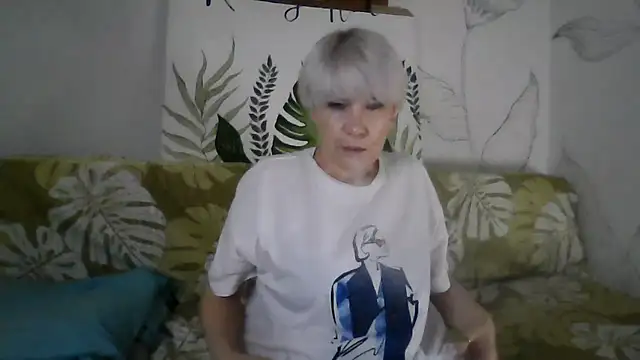 Catty Lady online show from 11-11-25, 05:57