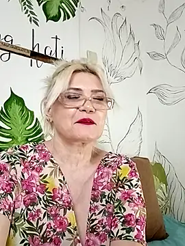 Catty Lady online show from 07-08-26, 07:07