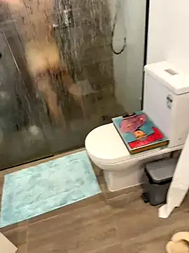 Snapshot of Reacher110565 chatting on 10-04-25, 01:36 Reacher110565 online show from 10-04-25, 01:36