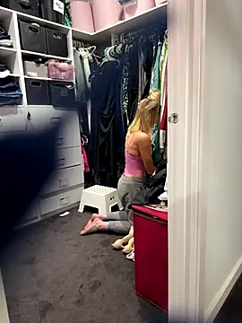 Snapshot of Reacher110565 chatting on 10-25-25, 10:34 Reacher110565 online show from 10-25-25, 10:34