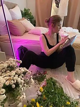 Snapshot of miamunn chatting on 10-16-25, 04:41 miamunn online show from 10-16-25, 04:41