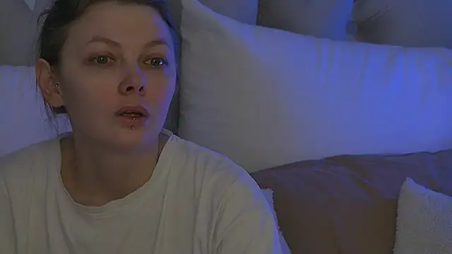 Snapshot of miamunn chatting on 01-08-26, 01:52 miamunn online show from 01-08-26, 01:52