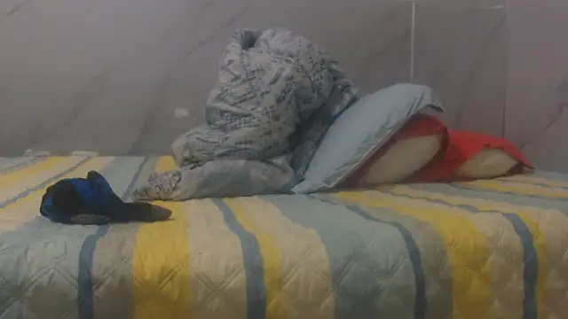 Snapshot of sabrina_v_ chatting on 12-17-25, 03:51 sabrina v online show from 12-17-25, 03:51