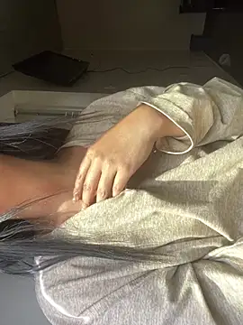 Snapshot of sabrina_v_ chatting on 01-17-26, 06:33 sabrina v online show from 01-17-26, 06:33