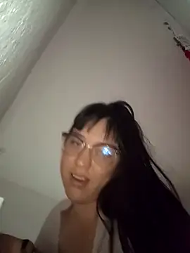 lareinalareinadelanal online show from 12-16-25, 02:55