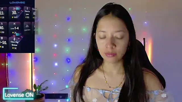 Snapshot of Sarasavage chatting on 01-11-26, 01:38 Sarasavage online show from 01-11-26, 01:38