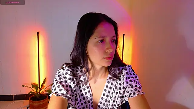 Sarasavage online show from 05-15-26, 12:34