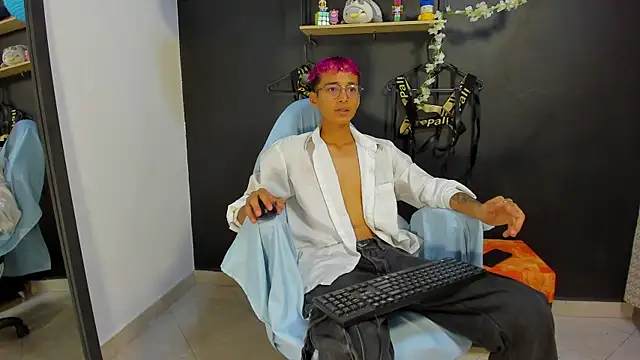 CharlieeBlak3 online show from 01-09-26, 07:26