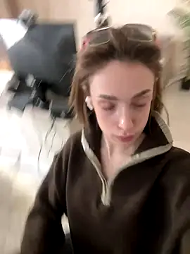 Snapshot of Naomi___Rias chatting on 10-14-25, 11:16 Naomi Rias online show from 10-14-25, 11:16