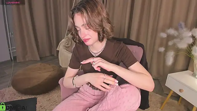 Snapshot of Naomi___Rias chatting on 11-07-25, 12:43 Naomi Rias online show from 11-07-25, 12:43