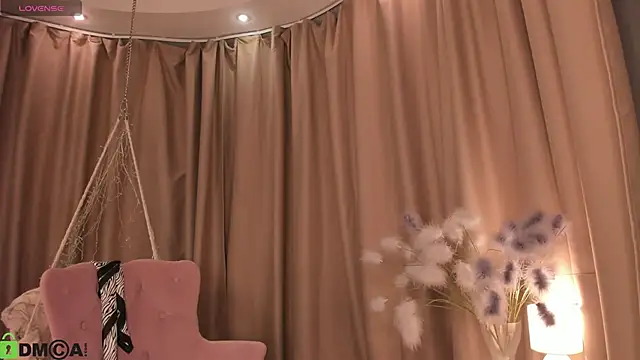 Snapshot of Naomi___Rias chatting on 11-10-25, 01:15 Naomi Rias online show from 11-10-25, 01:15