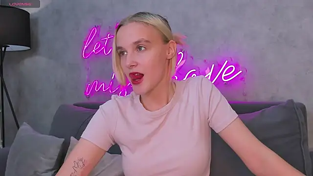 Carolin Miller online show from 09-18-25, 07:43