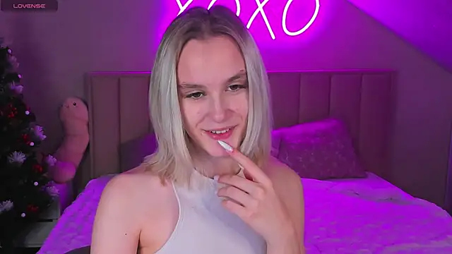 Carolin Miller online show from 12-15-25, 09:02