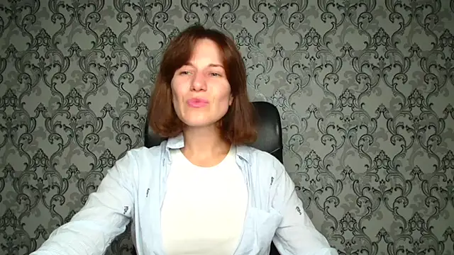 Kelly Kisss online show from 10-30-25, 06:19