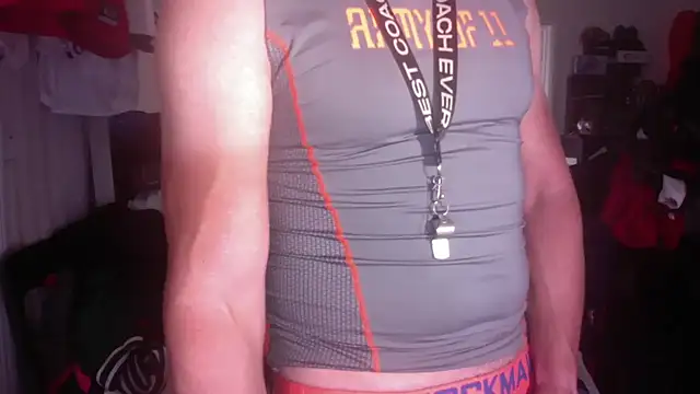 Snapshot of DILFJockDad87 chatting on 10-25-25, 11:32 DILFJockDad87 online show from 10-25-25, 11:32