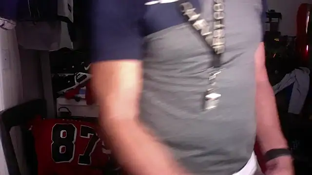 Snapshot of DILFJockDad87 chatting on 12-21-25, 12:18 DILFJockDad87 online show from 12-21-25, 12:18