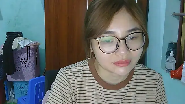 Uhem112 online show from 10-18-25, 02:18