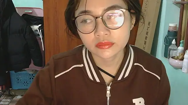 Uhem112 online show from 11-25-25, 01:16