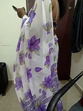 Snapshot of Anu_Reddy_10 chatting on 09-11-25, 04:51 Anu Reddy 10 online show from 09-11-25, 04:51