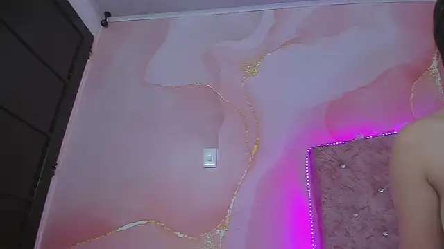 violet taylor  online show from 10-25-25, 02:30