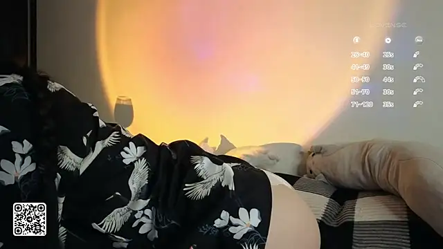 Snapshot of OdelynBagge chatting on 10-10-25, 05:34 OdelynBagge online show from 10-10-25, 05:34