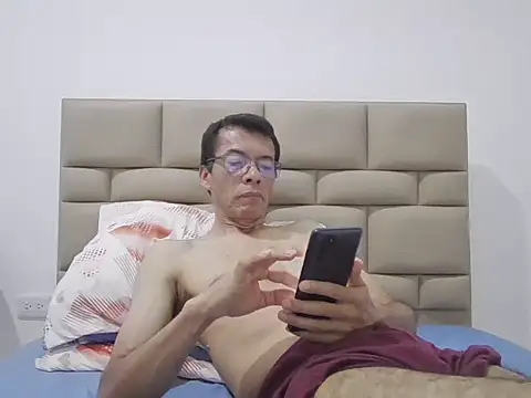 skinnylatino51 online show from 12-20-25, 12:29