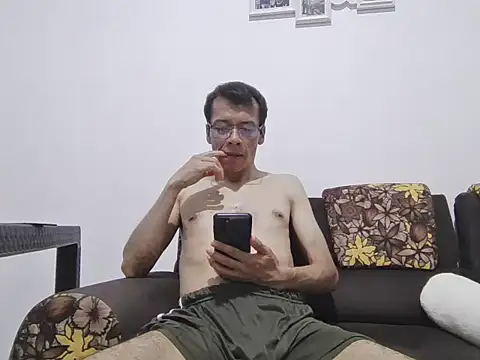 skinnylatino51 online show from 12-22-25, 12:07