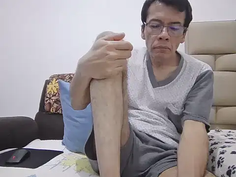 Snapshot of skinnylatino51 chatting on 05-29-26, 12:30 skinnylatino51 online show from 05-29-26, 12:30