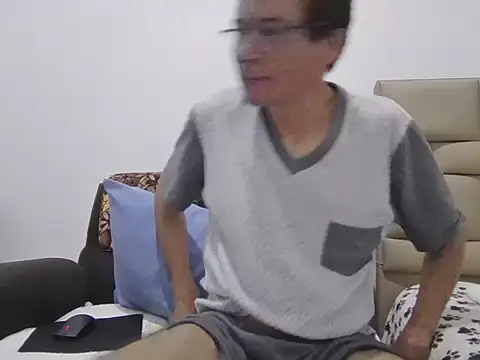Snapshot of skinnylatino51 chatting on 05-31-26, 12:41 skinnylatino51 online show from 05-31-26, 12:41