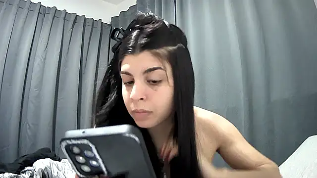 Snapshot of VioletaZein chatting on 01-09-26, 12:46 VioletaZein online show from 01-09-26, 12:46