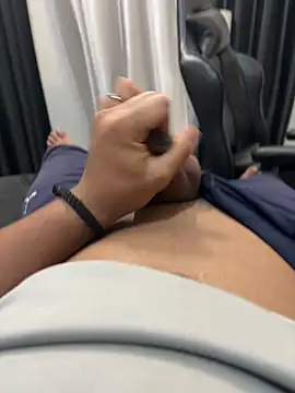 Kartikkartik8595 online show from 04-15-26, 06:59