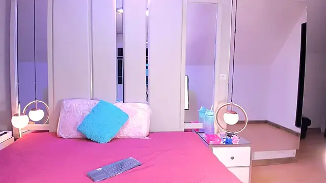 EmmaWilliam1 online show from 09-30-25, 05:45