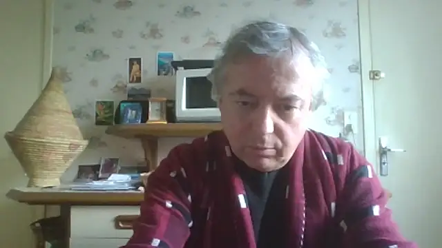 Snapshot of gegevincent chatting on 12-17-25, 02:23 gegevincent online show from 12-17-25, 02:23