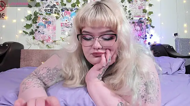  CandyM1lky  online show from 03-20-26, 07:13