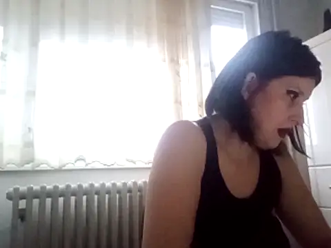 Snapshot of milf44milf chatting on 11-28-25, 06:27 milf44milf online show from 11-28-25, 06:27