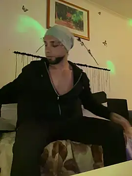 1Richrichard1 online show from 05-12-26, 08:50