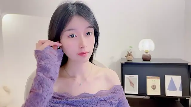 Onechestnut online show from 11-30-25, 05:55