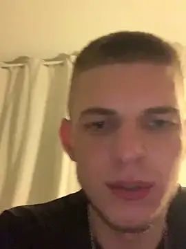 Snapshot of macho1347 chatting on 09-29-25, 11:53 macho1347 online show from 09-29-25, 11:53