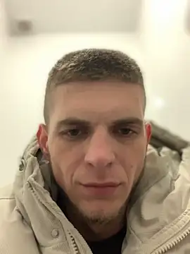 Snapshot of macho1347 chatting on 10-05-25, 05:22 macho1347 online show from 10-05-25, 05:22