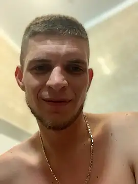 Snapshot of macho1347 chatting on 10-06-25, 06:11 macho1347 online show from 10-06-25, 06:11