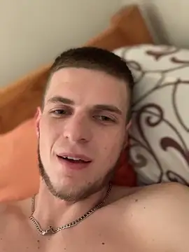 Snapshot of macho1347 chatting on 10-10-25, 08:35 macho1347 online show from 10-10-25, 08:35