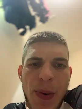 Snapshot of macho1347 chatting on 10-24-25, 07:54 macho1347 online show from 10-24-25, 07:54