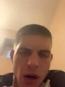 Snapshot of macho1347 chatting on 10-27-25, 12:31 macho1347 online show from 10-27-25, 12:31