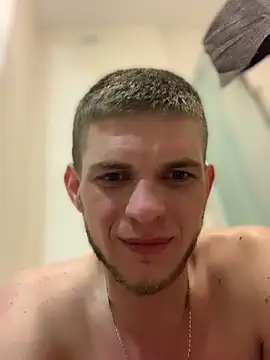 Snapshot of macho1347 chatting on 10-31-25, 01:39 macho1347 online show from 10-31-25, 01:39