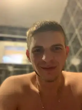 Snapshot of macho1347 chatting on 11-03-25, 12:17 macho1347 online show from 11-03-25, 12:17