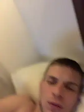 Snapshot of macho1347 chatting on 11-04-25, 04:22 macho1347 online show from 11-04-25, 04:22