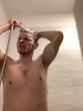 Snapshot of macho1347 chatting on 11-07-25, 04:01 macho1347 online show from 11-07-25, 04:01