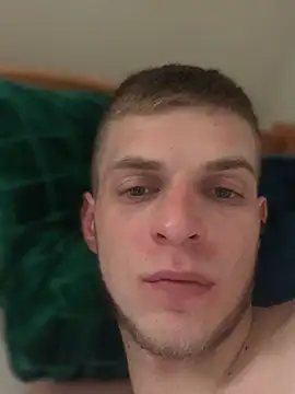 Snapshot of macho1347 chatting on 11-21-25, 07:18 macho1347 online show from 11-21-25, 07:18